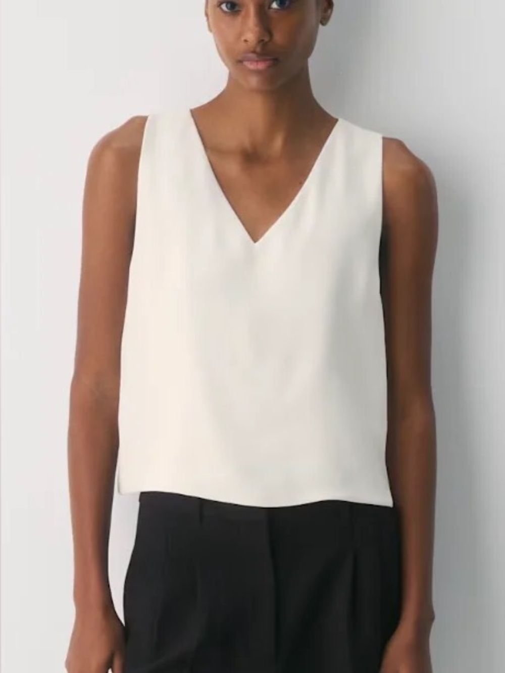 Aritzia Babaton Murphy Blouse White Sleeveless V-Neck XL